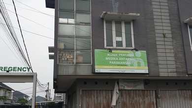 Ruko 2 Lantai Posisi Hoek SHM di Antapani Bandung