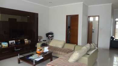 Jual Segera Rumah Elit di Setra Sari, Bandung, LT 204 m2
