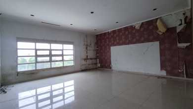 Rumah Area Premium Holis Cigondewah, Bandung - Harga Terbaik 7,5 Miliar