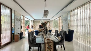 Rumah Elegan di Kota Baru Parahyangan, Bandung, 4 Kamar Tidur, LT 420m²