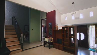 Hunian Mewah di Setra Duta, Bandung, 4 Kamar Tidur, LT 239m²