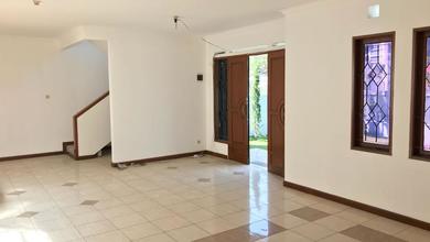 Hunian Elegan di Singgasana, Bandung, 4 KT, LT 165m²