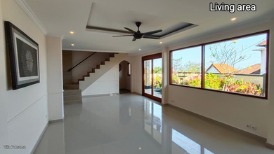 Jual Rumah Megah Luas 200 m2 di Ungasan, Badung