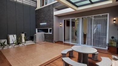 Rumah Elegan di Pondok Hijau, Bandung, 5 Kamar Tidur, LT 297m²
