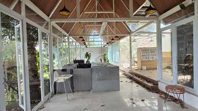 Disewakan Ruang Usaha Strategis di Sayap Ciumbuleuit – View Hutan, Cocok untuk Cafe, Kantor, dan Tenis Paddle