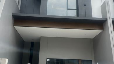 Kesempatan Eksklusif, rumah Mewah di Setra Duta, Bandung, LB 150m²