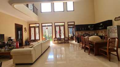 Rumah Mewah di Kawasan Setra Duta, Bandung, LB 600m², Harga 10 Miliar