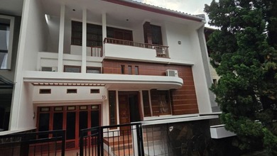 Hunian Mewah di Singgasana, Bandung, 4 KT, LT 200m²