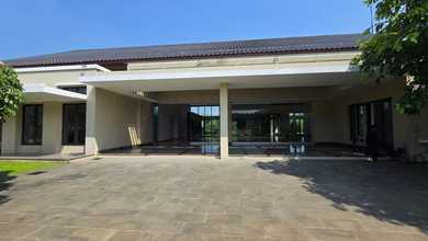Rumah Elegan di Dago, Bandung, 3 Kamar Tidur, LT 7500m²