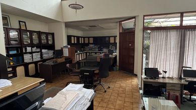 Kesempatan Eksklusif, rumah Prestisius di Setra Sari, Bandung, LB 300m²