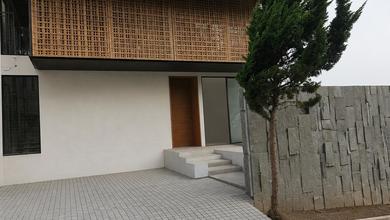 Kesempatan Eksklusif, rumah Mewah di Setiabudi, Bandung, LB 260m²