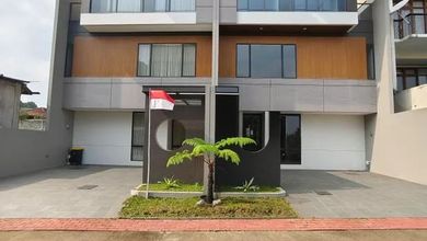 Hunian Elegan di Setra Duta, Bandung, 4 KT, LT 153m²