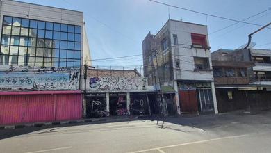 Dijual Hitung Tanah Saja , Gudang Strategis di Mainroad Jl Veteran, Bandung Kota