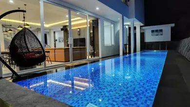 Villa Private Pool dengan View Hijau di Resort Dago Pakar