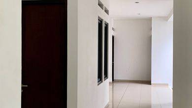 Jual Rumah Cantik LT 240 m2 di Batununggal, Bandung