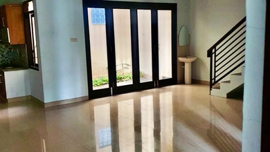 Kesempatan Eksklusif, rumah Mewah di Mekar Wangi, Bandung, LB 245m²