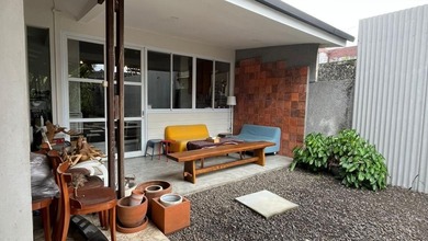 Hunian Elite di Kawasan Arcamanik, Bandung, LB 250m², Harga 3,6 Miliar