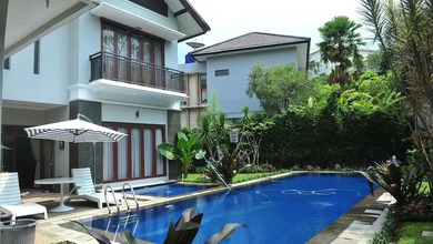 Rumah Villa 2,5 Lantai Ada Kolam Renang Siap Huni di Dago Pakar