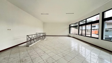 Jual Rumah Mewah LT 839 m2 Kawasan Dago, Bandung