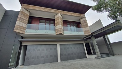 Hunian Elegan di Setra Duta, Bandung, 5 Kamar Tidur, LT 700m²
