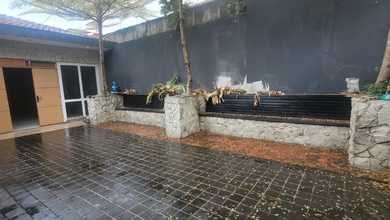 Jual Ruang Usaha Parkiran Luas di Mainroad Riau Bandung