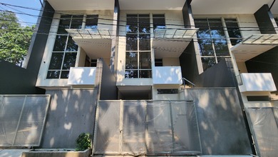 Rumah Elite di Kawasan Setra Duta, Bandung, LB 203m², Harga 2,66 Miliar