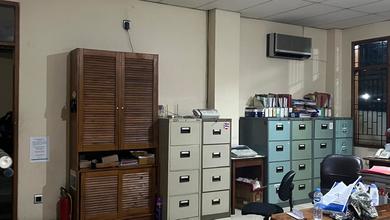 Ruang Usaha 3 Lantai di Sayap Riau, Cocok untuk Kantor/Komersial