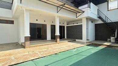Rumah Mewah di Kawasan Batununggal, Bandung, LB 225m², Harga 5,19 Miliar