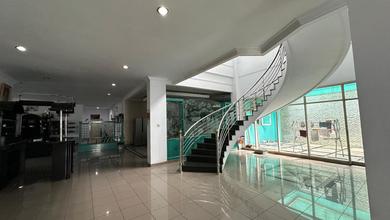 Rumah Elegan di Bojongloa Kidul, Bandung, 4 Kamar Tidur, LT 1010m²