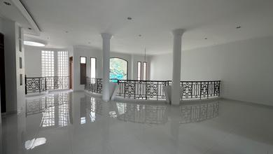 Hunian Mewah di Batununggal, Bandung, 4 Kamar Tidur, LT 375m²