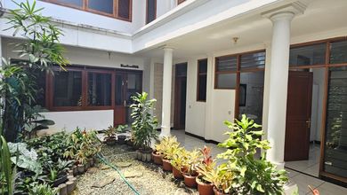 Rumah Mewah Luas 386 m2, area Braga, Bandung