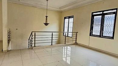 Rumah Prestisius di Kawasan Mekar Wangi, Bandung, LB 200m², Harga 4 Miliar