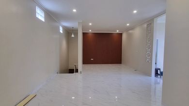 Kesempatan Eksklusif, rumah Prestisius di Mekar Wangi, Bandung, LB 250m²