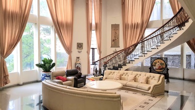 Rumah Elite di Kawasan Hegarmanah, Bandung, LB 900m², Harga 35 Miliar