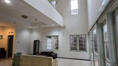 Rumah Mewah Luas 216 m2, di Batununggal, Bandung