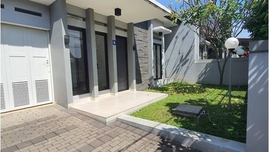 Rumah Modern Luas 242 Jual di Batununggal, Bandung