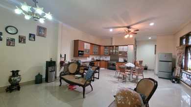 Ruang Usaha Kawasan Paling Strategis di Surya Sumantri Unfurnished