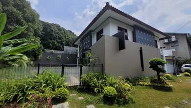 Rumah Prestisius di Kawasan Hegarmanah, Bandung, LB 600m², Harga 16 Miliar