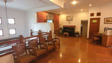 Rumah Mewah Luas 402 m2, area Setra Sari, Bandung