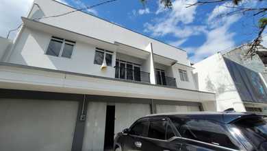 Ruko 2 Lantai, Lokasi Strategis di Naripan Bandung