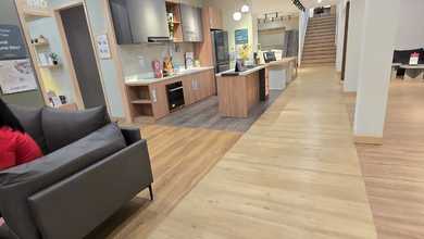  Ruang Usaha Strategis di Kawasan Dago, Bandung Kota Cocok untuk Kantor, Bank, Toko, dan Lainnya