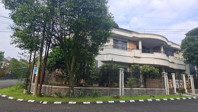 Jual Rumah Megah LT 445 m2 di Batununggal, Bandung