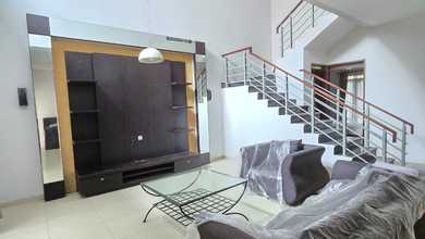 Jual Cepat Rumah Elit di Batununggal, Bandung, LT 180 m2