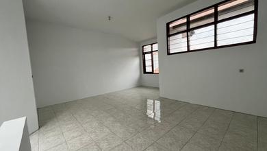 Rumah Siap Huni di Area Taman Kopo Indah, Bandung, LT 96m²