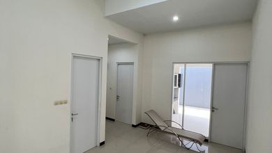Jual Rumah Siap Tinggal di Taman Kopo Indah, Bandung, Luas 115 m2