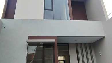 Rumah Modern Luas 114 Jual di Taman Kopo Indah, Bandung