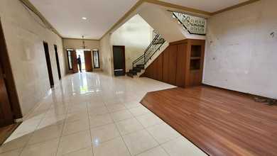 Jual Cepat Rumah Elit di Taman Kopo Indah, Bandung, Luas 245 m2