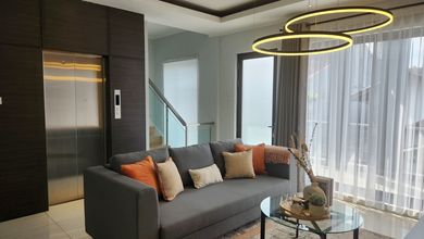 Hunian Mewah di Kawasan Setra Sari, Bandung, LB 280m², Harga 5,5 Miliar