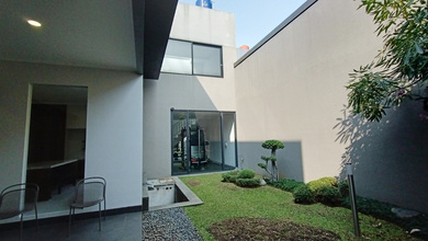 Jual Rumah Bagus Luas 375 m2 area Batununggal, Bandung