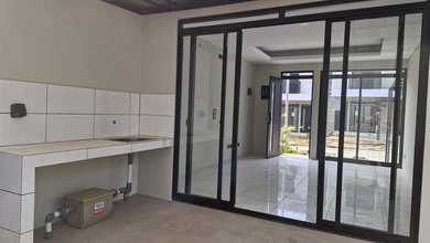 Rumah modern dengan Luas 120 m2 Daerah Kota Baru Parahyangan, Bandung